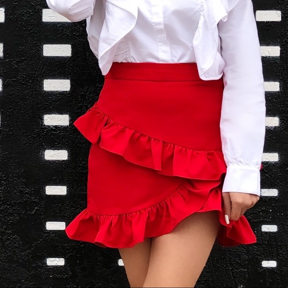 Red ruffle skirt - Picture 2 of 4